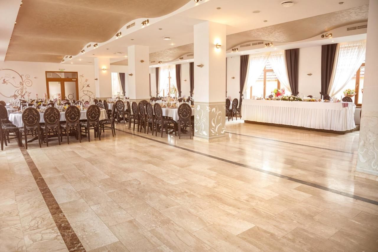 Отель Hotel Bliss Сибиу-18