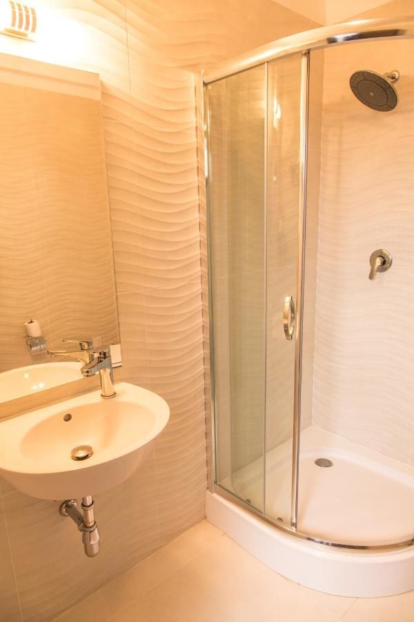 Отель Hotel Bliss Сибиу
