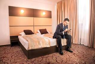 Отель Hotel Bliss Сибиу Двухместный номер с 2 отдельными кроватями-4